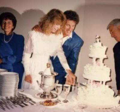 Julianne Phillips and Bruce Springsteen on their wedding.